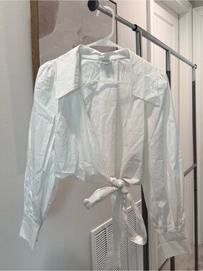Le Lis White Tie-Front Puff Sleeve Crop Blouse